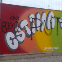 Neteja de graffitis sense fer malbé el suport