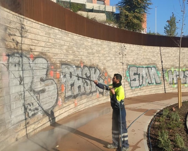 Limpiar Graffitis en Ladrillo Caravista: Métodos Eficientes para Restaurar Fachadas