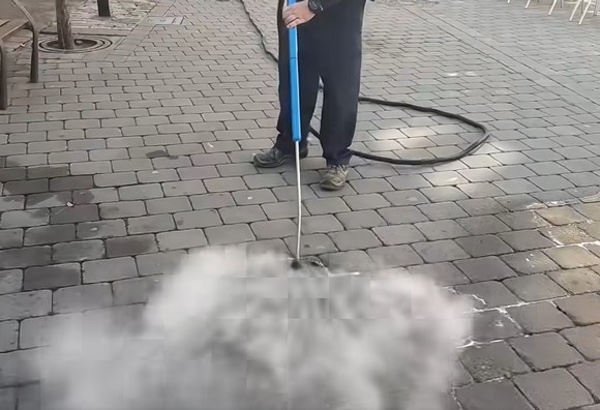 Limpieza de chicles con vapor a alta presión