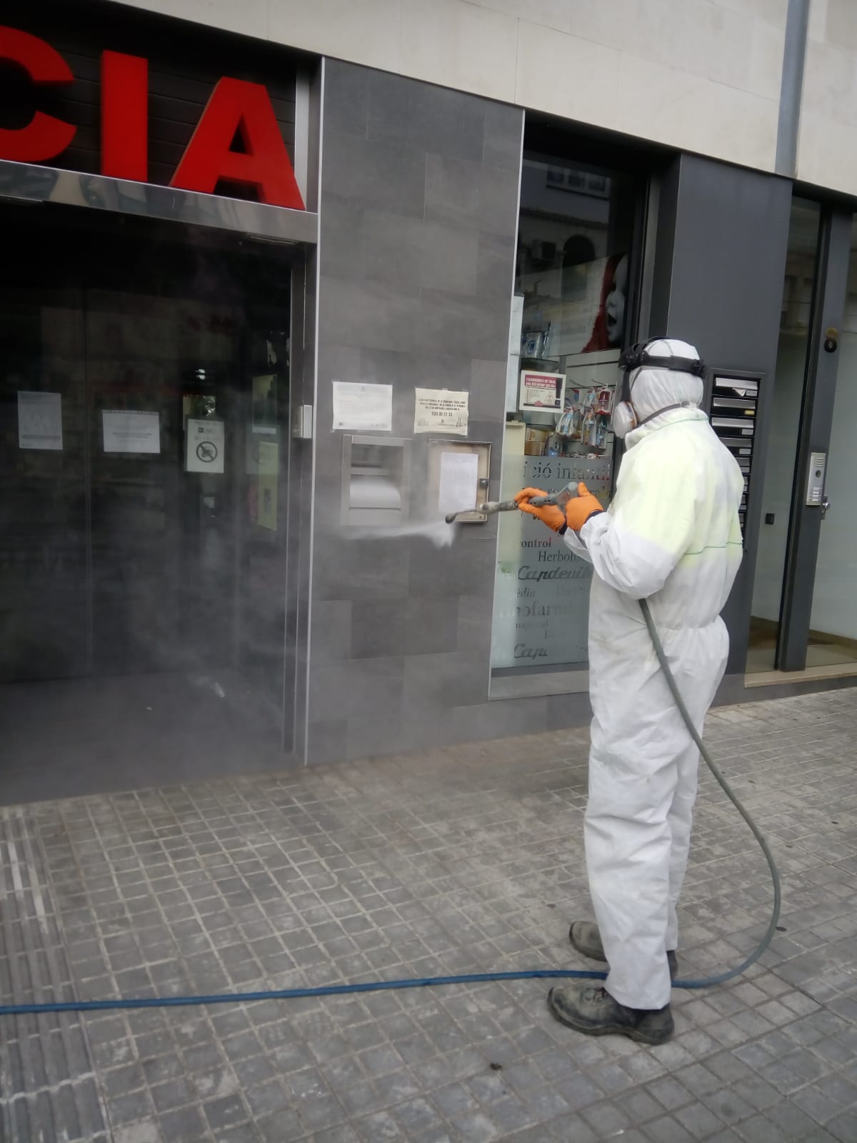 Limpieza y desinfección de exteriores en Barcelona
